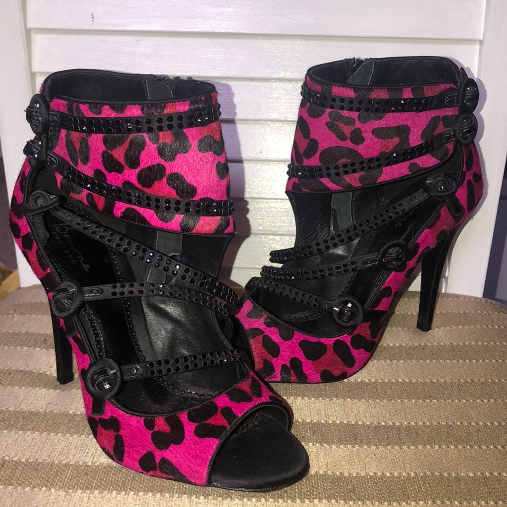 Bourne England heels